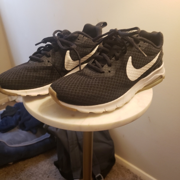 Nike Shoes - Picture 3 of 3